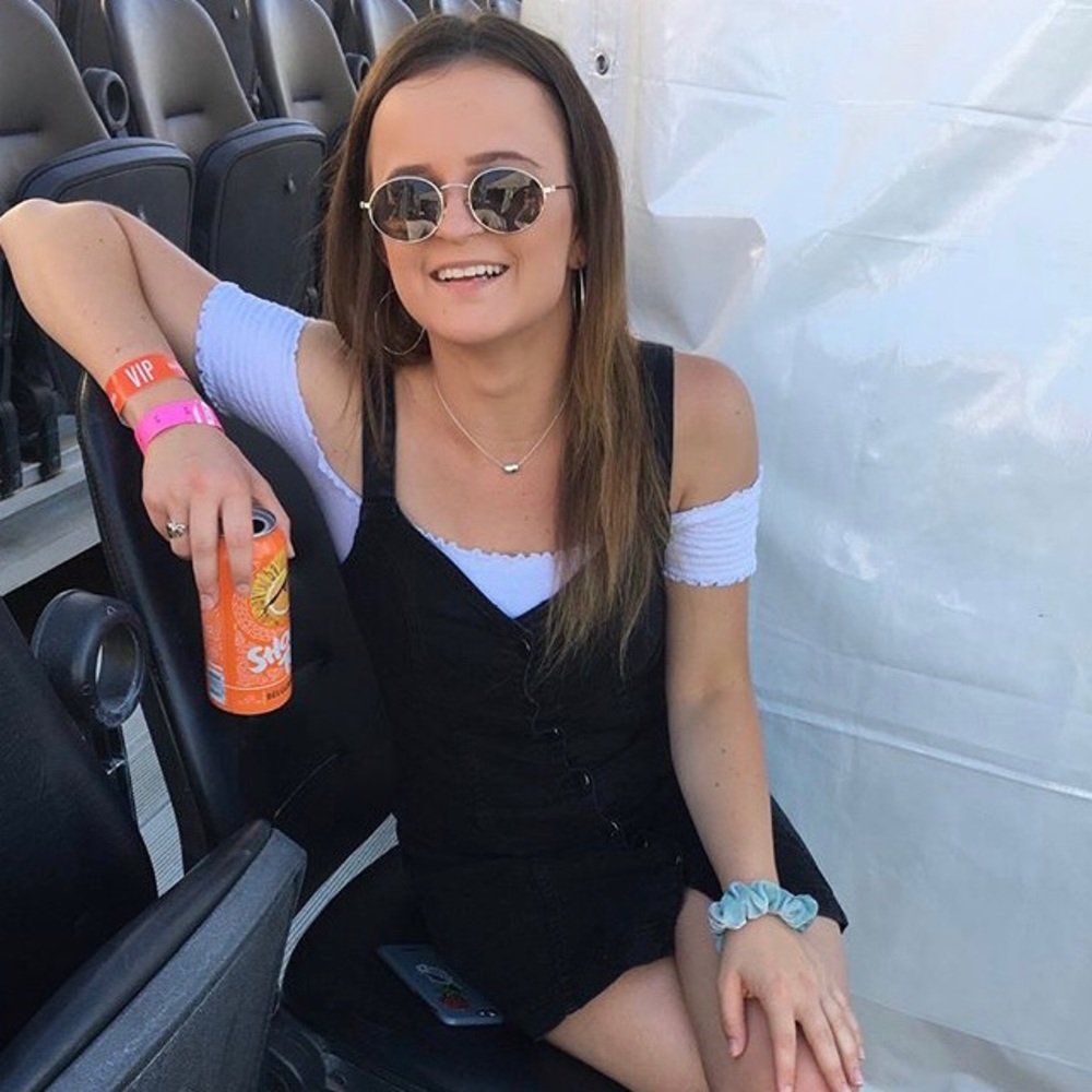 Meet your Posher, Julia